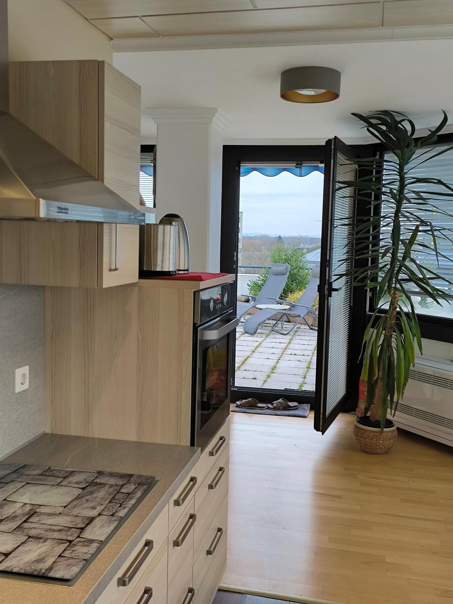 Im Herzen Von Wiesdorf- Blick Auf Das Bayer-Kreuz -Appartement Mit 2 Schlafzimmern-Fuer 3 Personen -Zentral Gelegen - Friedrich Ebert Platz 5A , 4Te Etage - Dachterrasse Und Sauna - Kaution Pflicht - Leverkusen Dış mekan fotoğraf